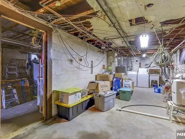 451 Wilfred Terrace image 17 of 21