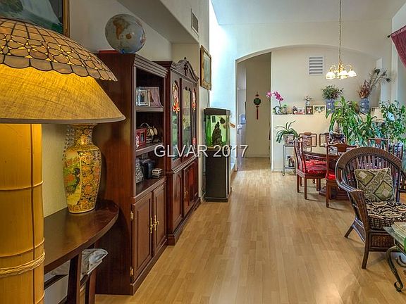 3rd image of 3434 Edenville Dr