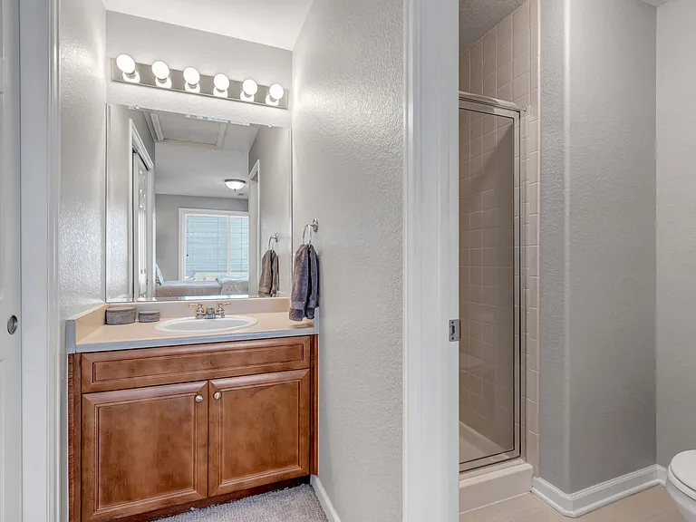 10168 Nottingham Dr — Photo 29