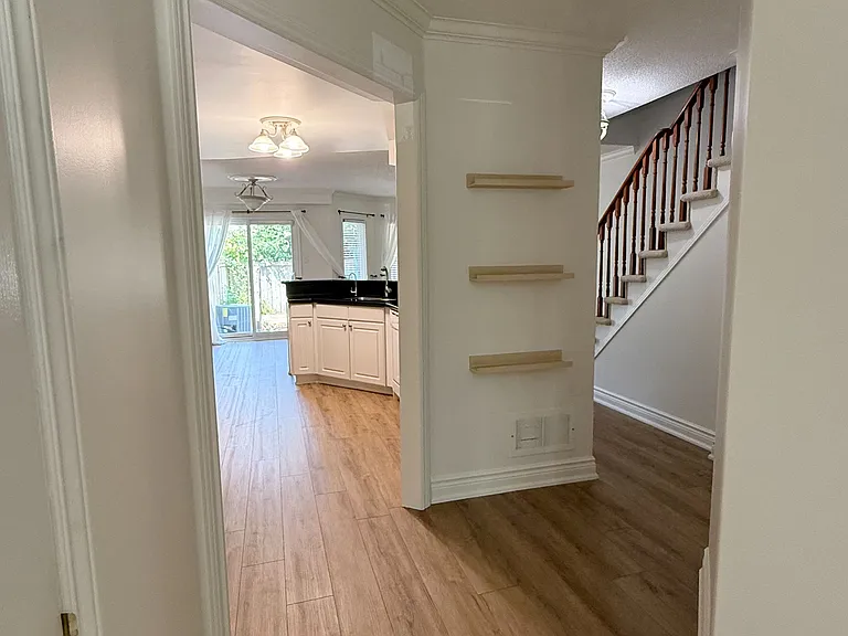 1133 Westview Ter — Photo 4
