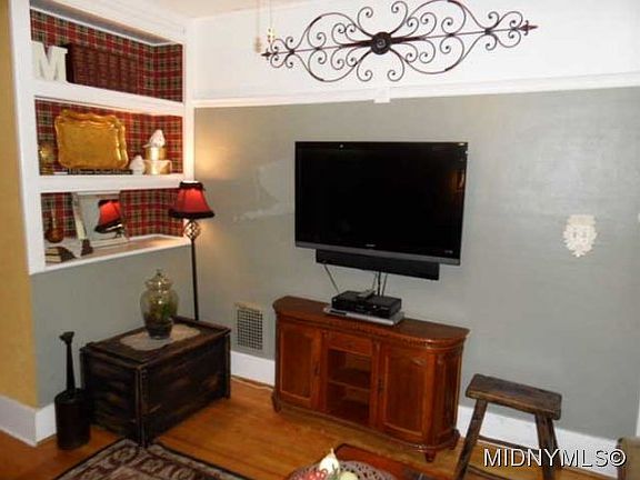 4th image of 1617 Saint Jane Ave