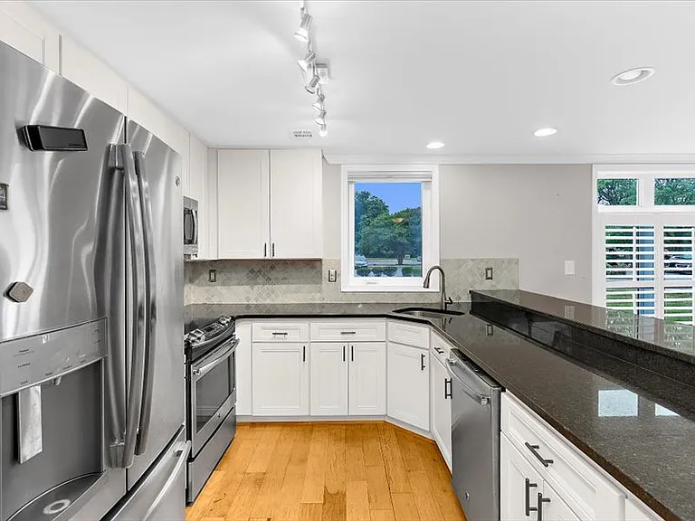 1134 Lake Heron Dr #1B — Photo 15