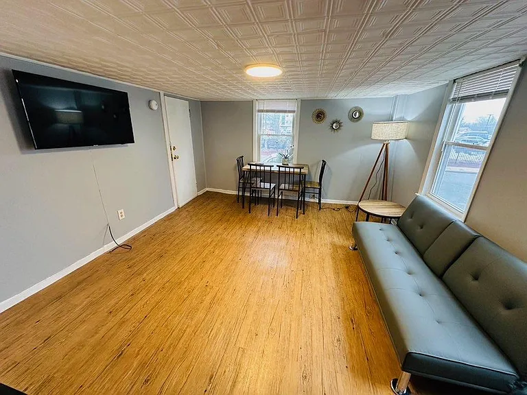 23 Bowers St #2 — Photo 5