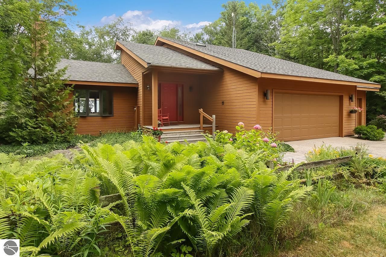 7583 N Gills Pier Rd, Northport, MI 49670 Zillow