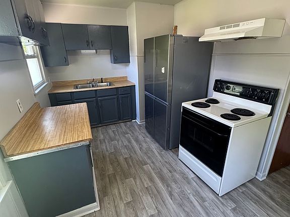 3rd image of 4508 Plaza Dr