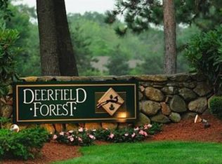 22 Walden Dr APT 9, Natick, MA 01760