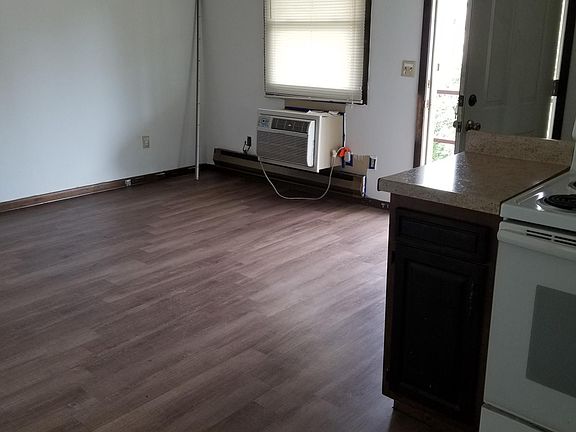 5th image of 1615 10th St S APT 5
