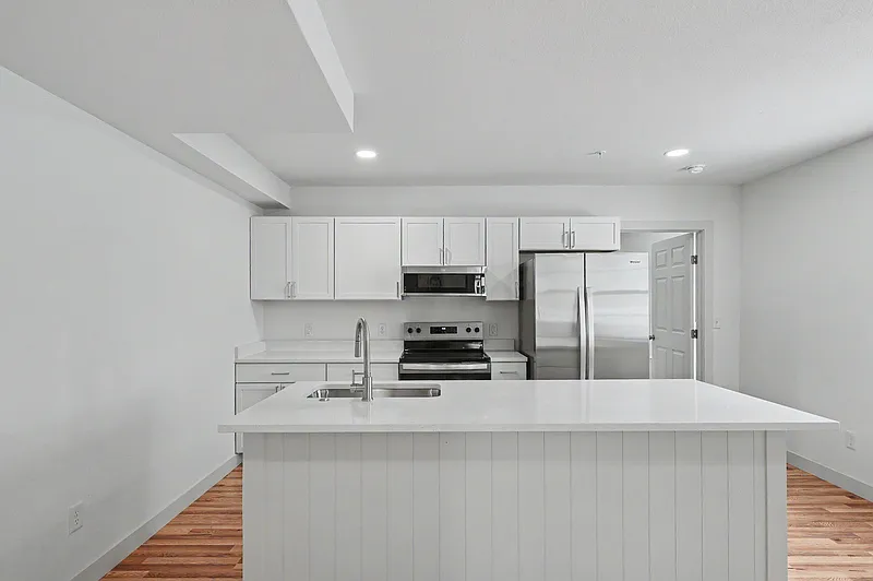 3 bed, 2.0 bath, 1184 sqft, $1,800 — Photo 2