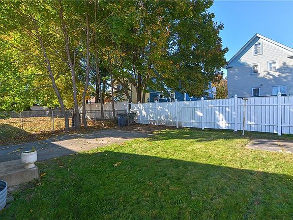 5th image of 62 Crandall St