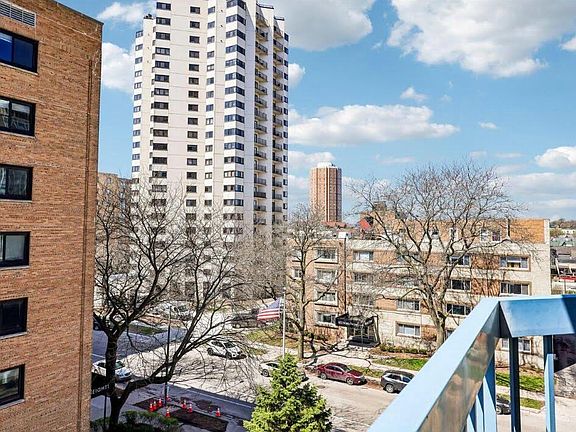 2nd image of 1660 N Prospect AVENUE #505