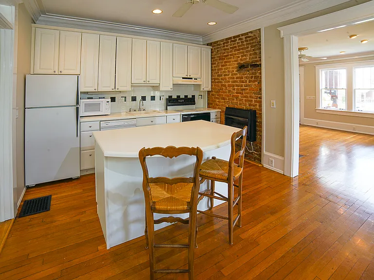 780 Penn Ave NE #C — Photo 2