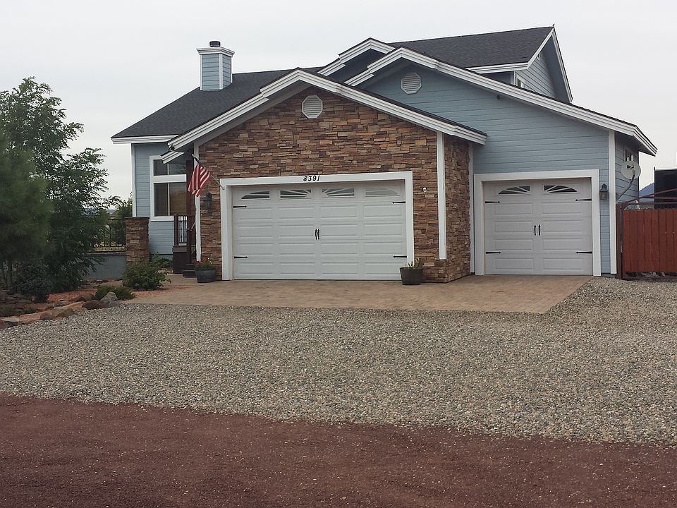 Wonderful curb appeal!