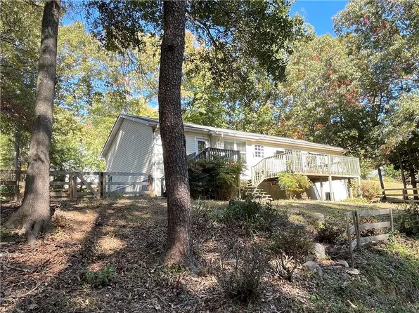 4132 Greenwood Dr, Gainesville, GA 30506
