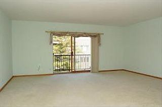 Living Room/Balcony