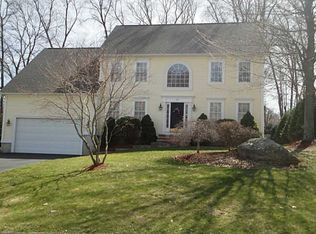 11 Millers Brook Dr, Cumberland, RI 02864