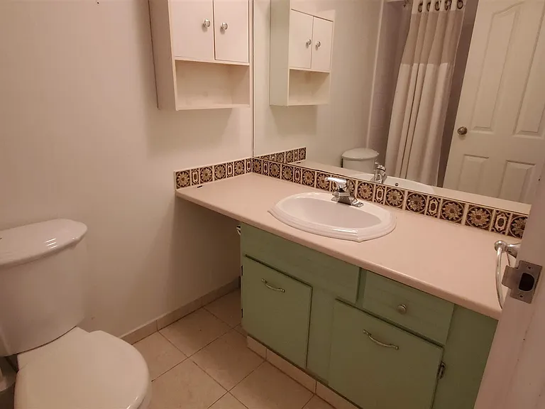 588 E 5th Ave #1 — Photo 9
