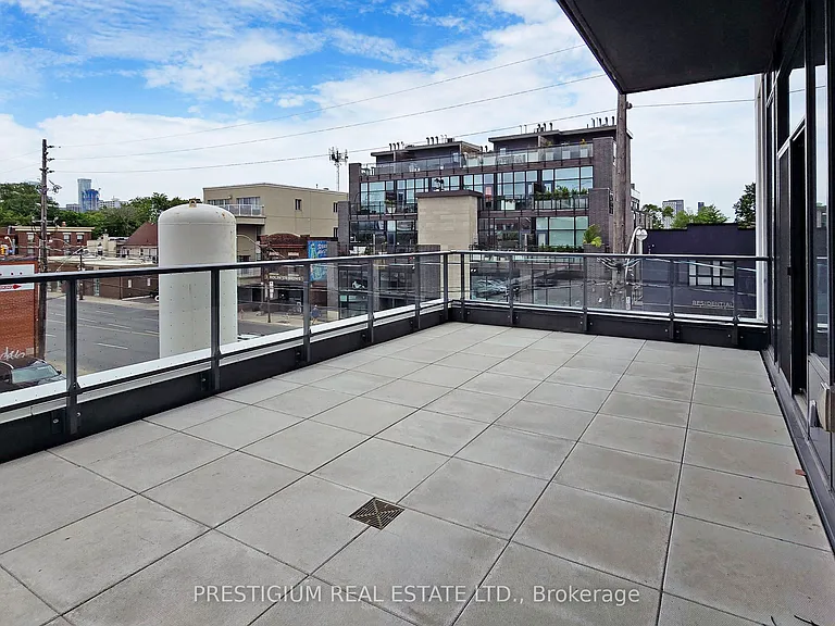 500 Dupont St #208 — Photo 25