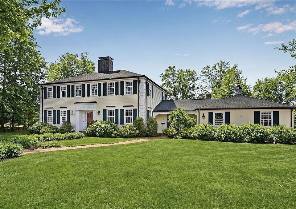 1st image of 23 Parkwood Dr