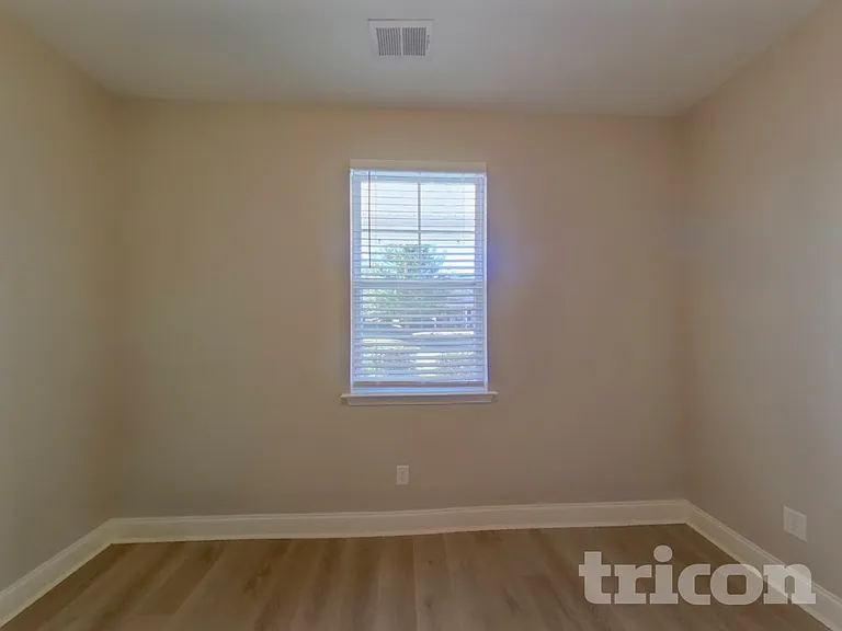 338 Bronze Dr — Photo 11