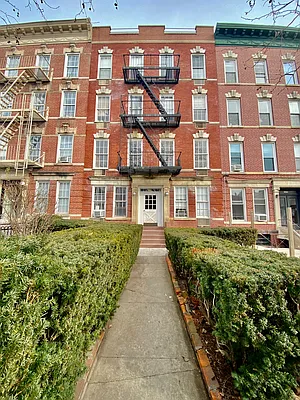 Rented by CMV Realty Inc. | media 26