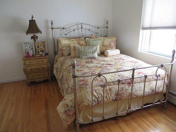 5th image of 167 Camden Ave