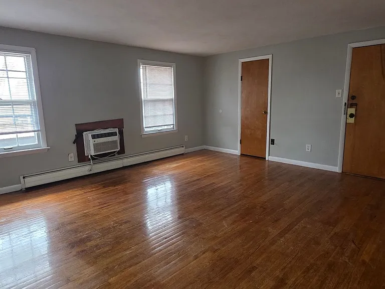 4415 Columbus Ave — Photo 13