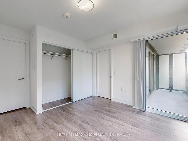 585 Bloor St E #821 — Photo 17