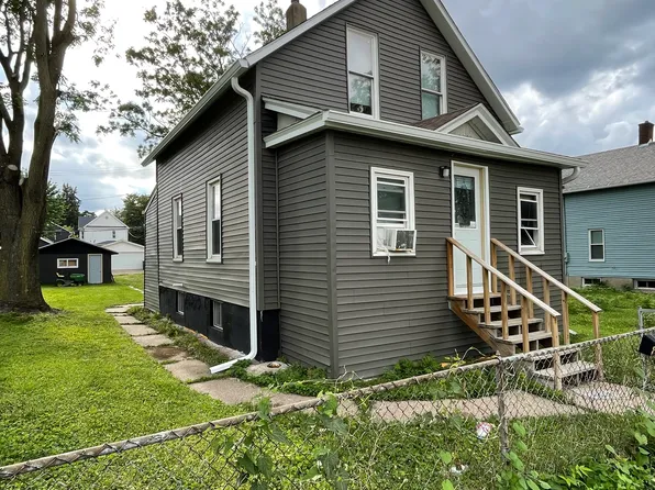 540 46th St, Rock Island, IL 61201