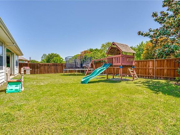 3rd image of 8305 Green Ash Dr