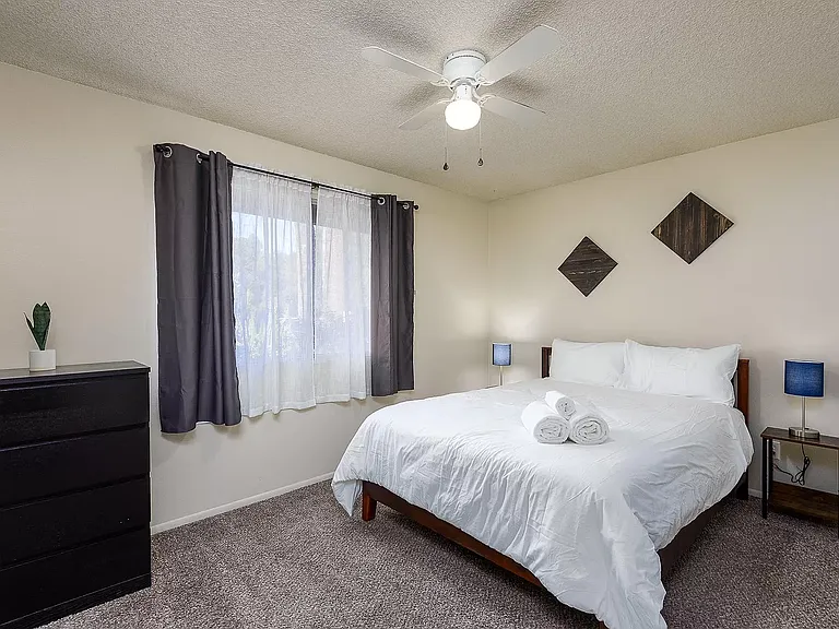 635 E Manhatton Dr #4 — Photo 4