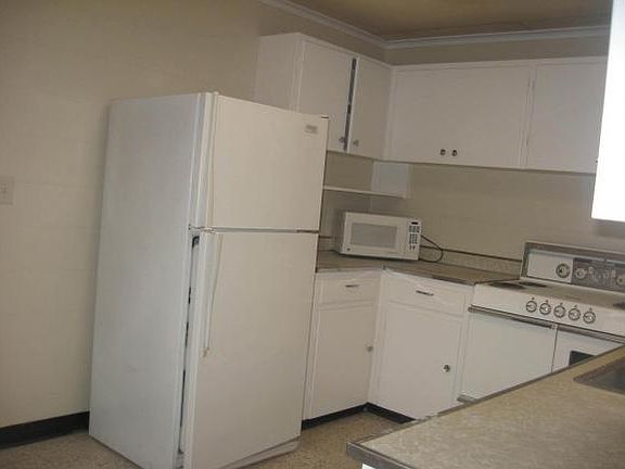 5th image of 8 Woodruff Ave
