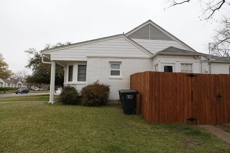 Building Photo - 2721 Benbrook Blvd