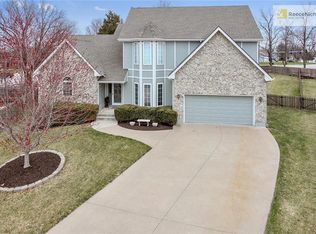 101 SE Nottingham Ct, Lees Summit, MO 64063