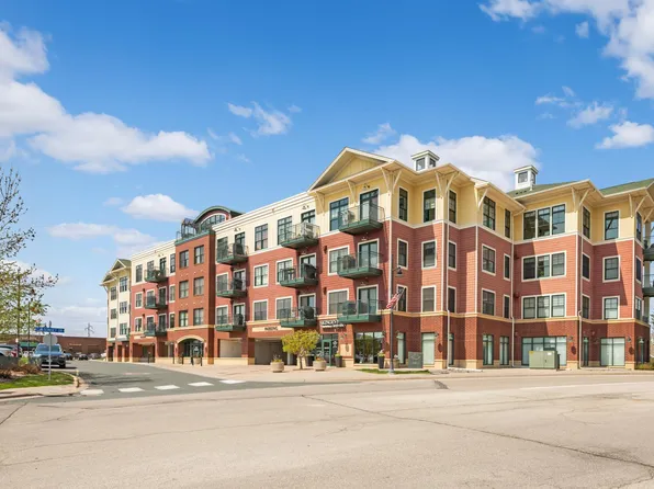 4100 Spring St APT 211, Spring Park, MN 55384