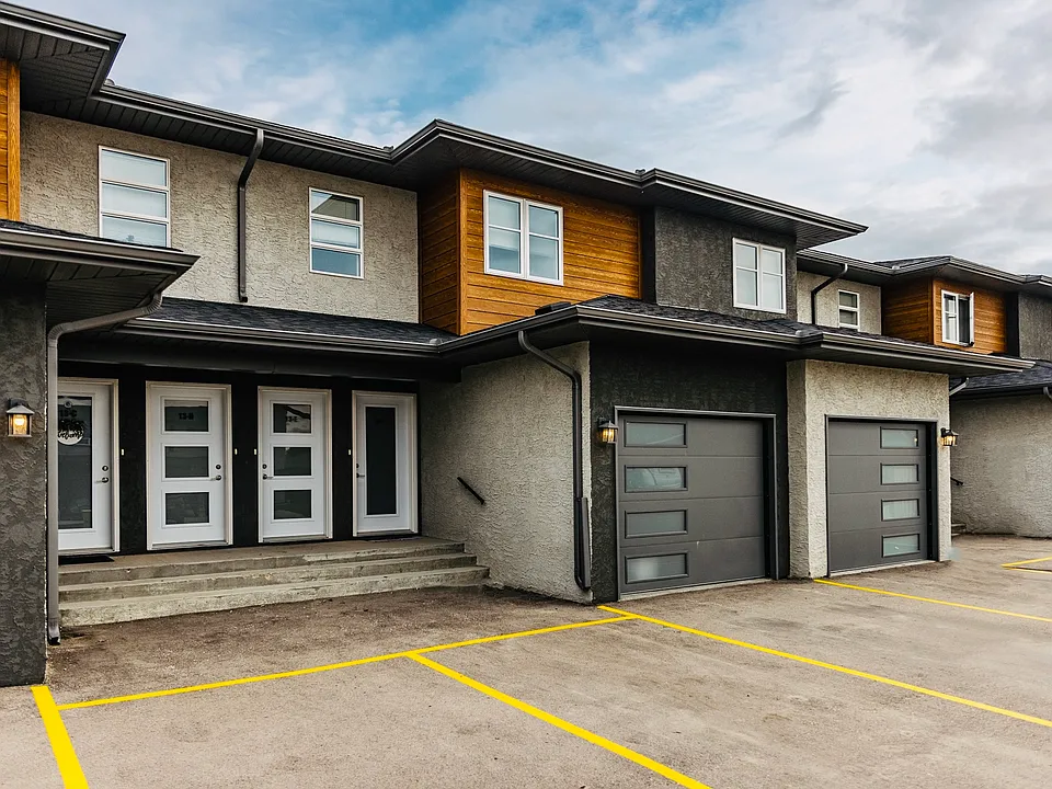 51 Edgemont Pl #3-61