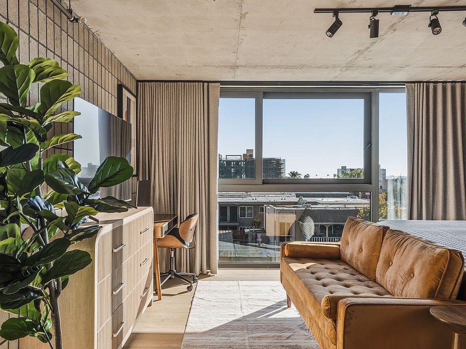 1st image of 2820 Polk Ave #9