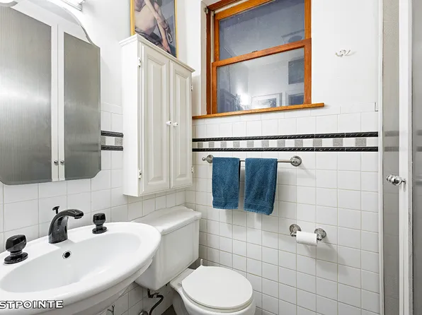 335 West 21st Street image 7 of 12