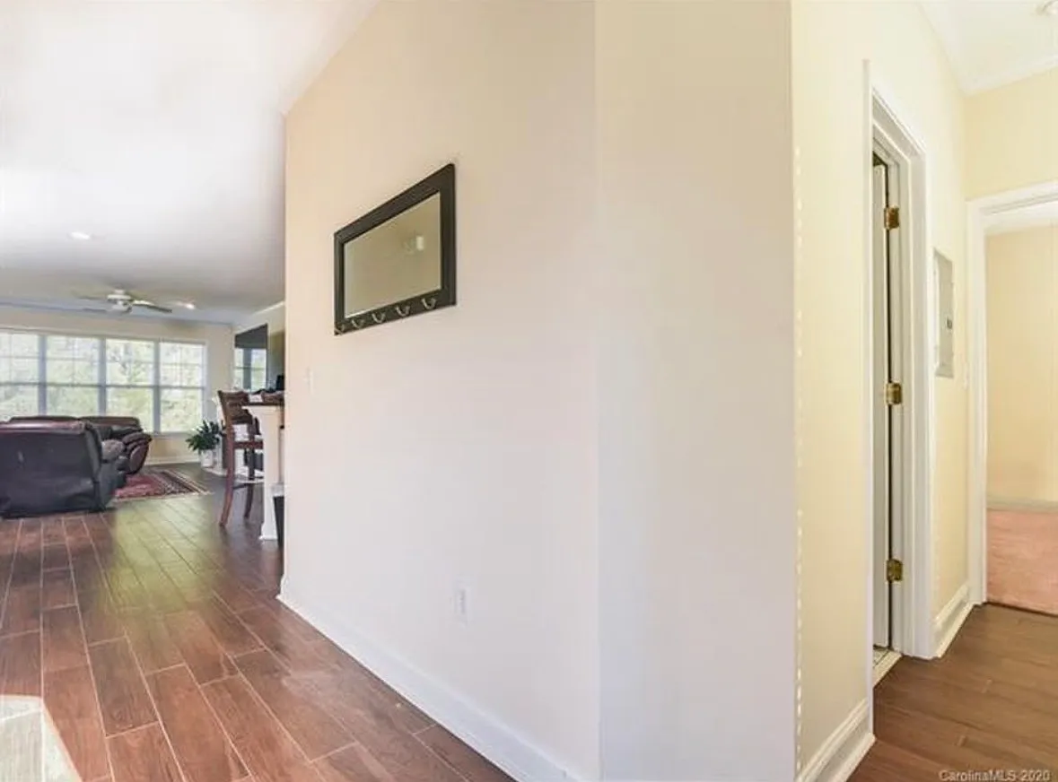 2 bed, 1059 sqft, $2,150 — Photo 4