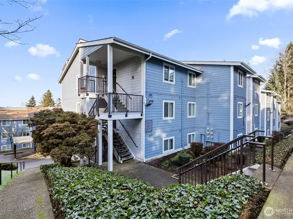 2511 S 248th Street #B21, Kent, WA 98032