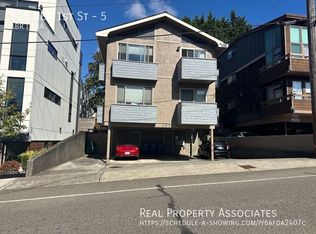 508 NE 71st St #5, Seattle, WA 98115