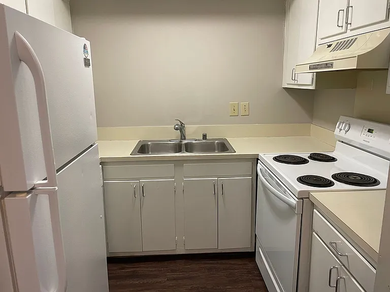 2727 Highland Ave S #108 — Photo 11