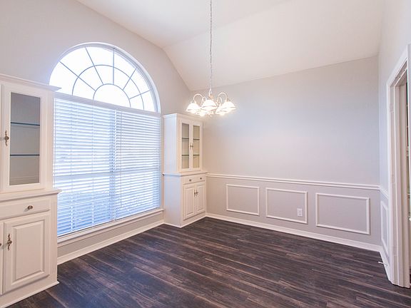 3rd image of 4044 Lamorna Dr
