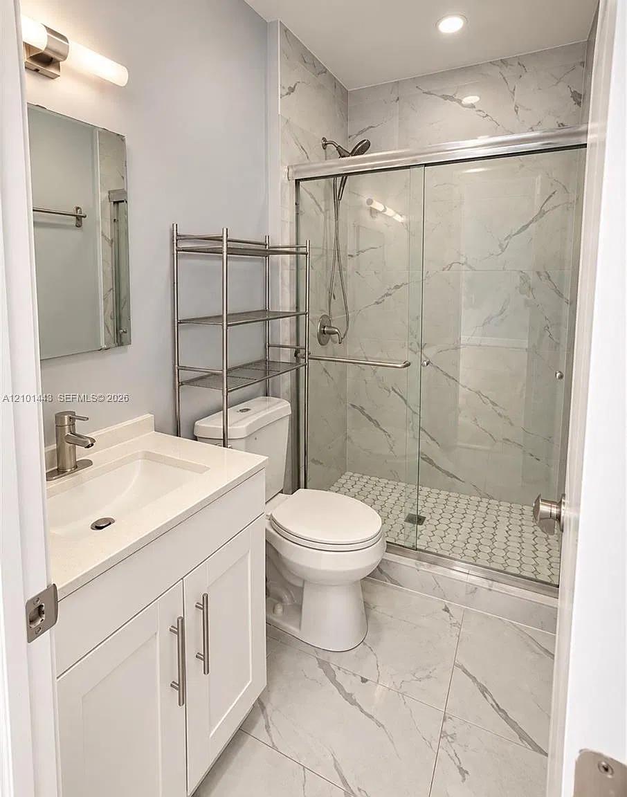 401 NW 43rd Ct — Photo 1