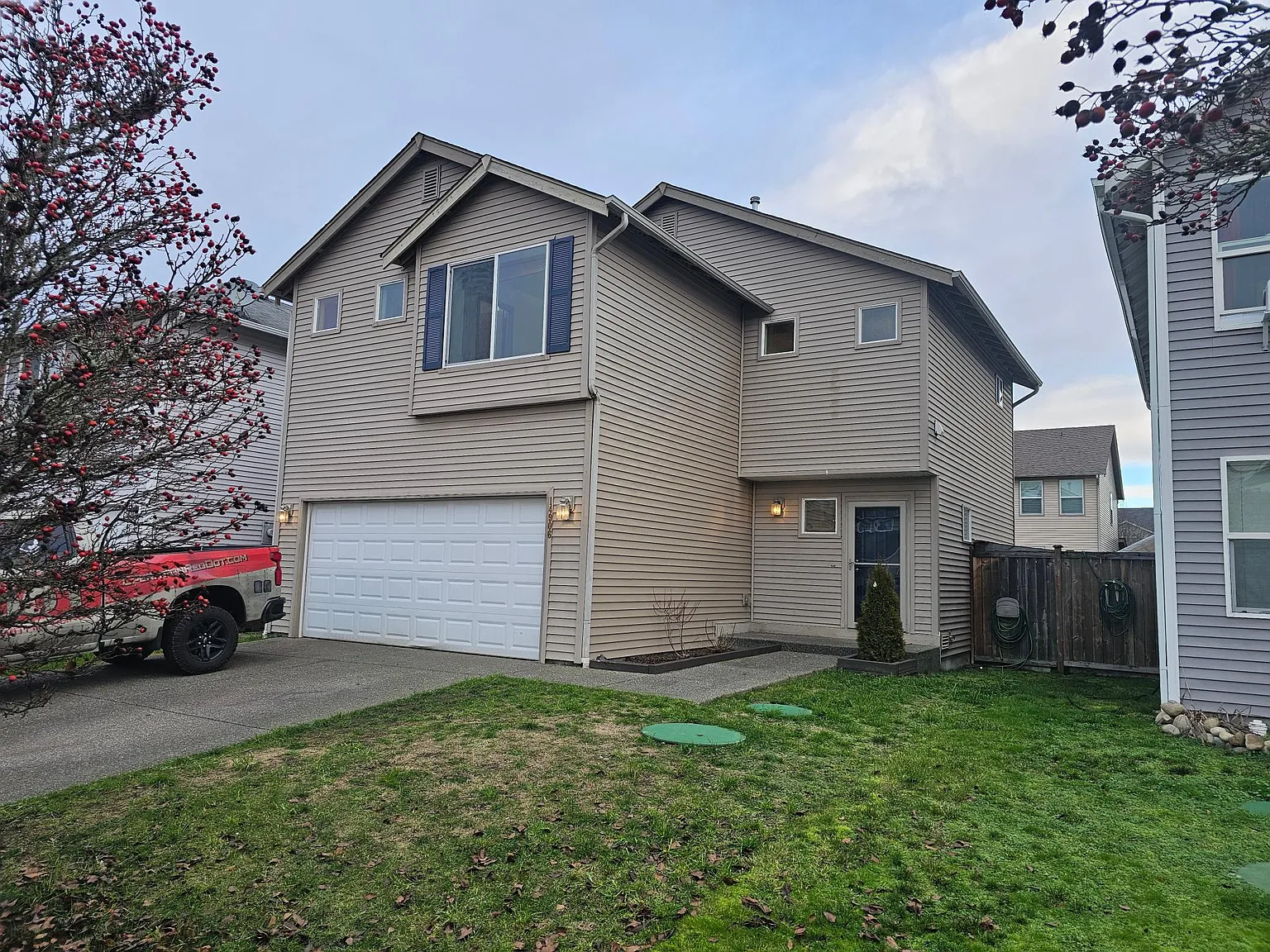 3 bed, 2.5 bath, 1590 sqft, $2,500 — Photo 2