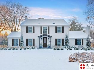 700 Fairacres Rd, Omaha, NE 68132