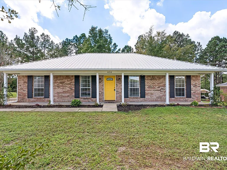 16216 Pointer Dr — Photo 1