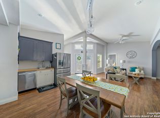 567 Private Road 180, Helotes, TX 78023