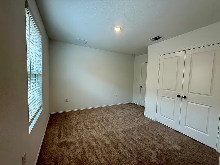 106 Camargue Dr — Photo 13