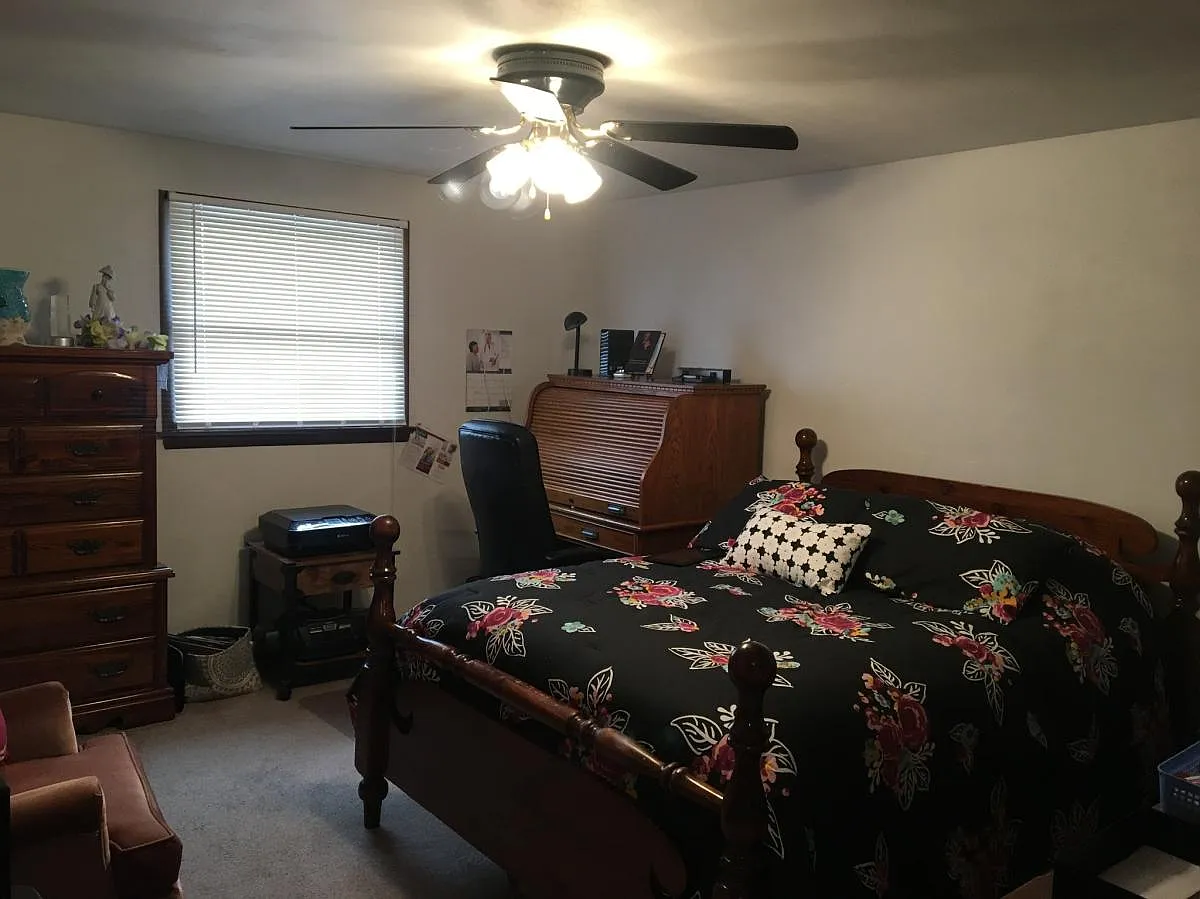 2 bed, 1.5 bath, 1500 sqft, $1,350 — Photo 3