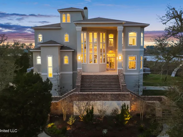 707 Rue Rivage, Ocean Springs, MS 39564